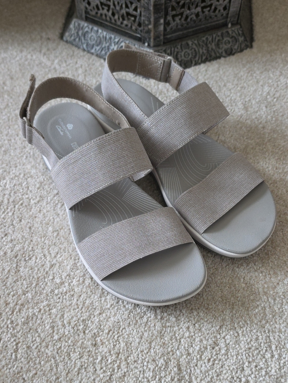 Cloudsteppers by Clarks Light Gray Elastic Strap Sandals Size 8.5 EUC